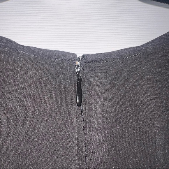 Sleeveless Calvin Klein Shirt w Pearl Detailing - Picture 5 of 7